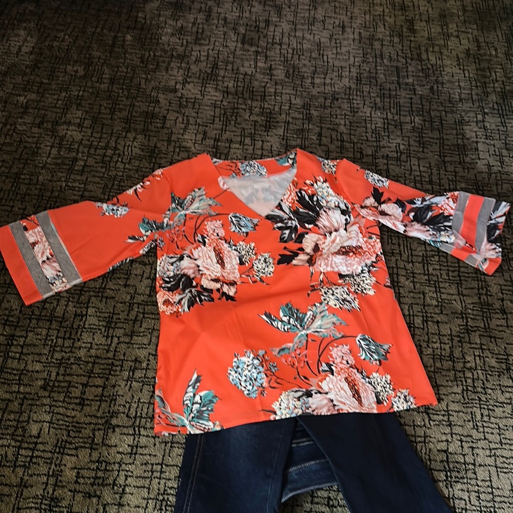 Cute V neck top